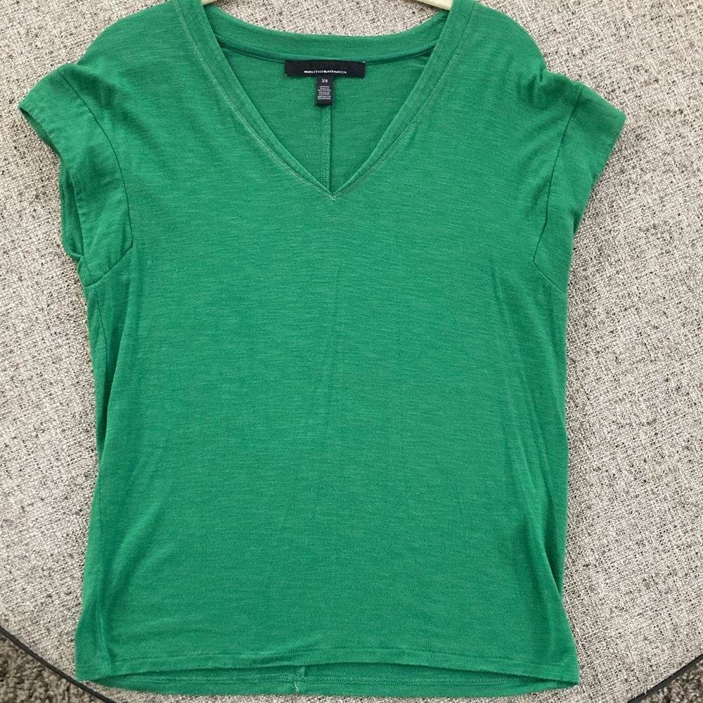 White House Black Market Green V-Neck Short Sleeve Tee